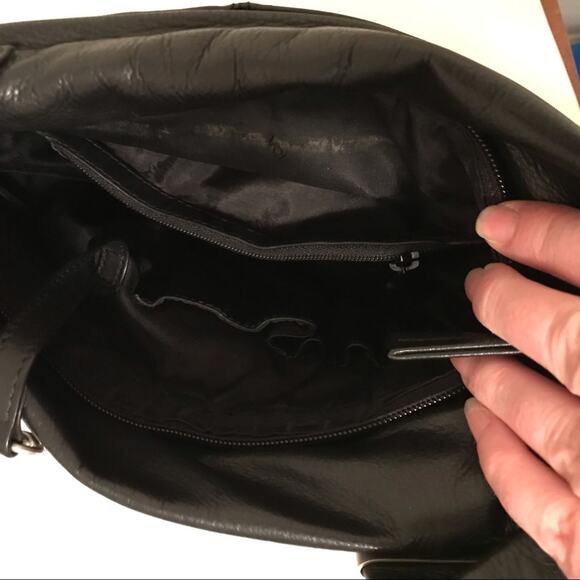 VOI Crossbody Bag Soft Leather - Picture 7 of 11